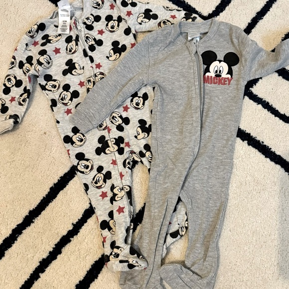 Disney Mickey Mouse Footie Pajamas - Picture 1 of 2